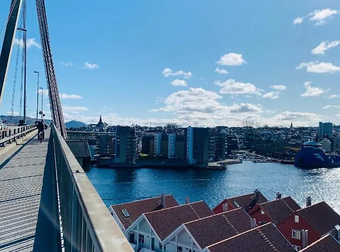 Small - Centre Apartment