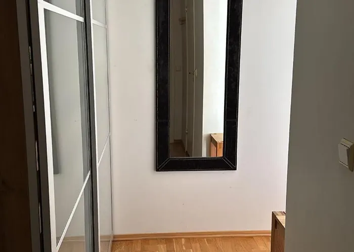 Small - Centre *